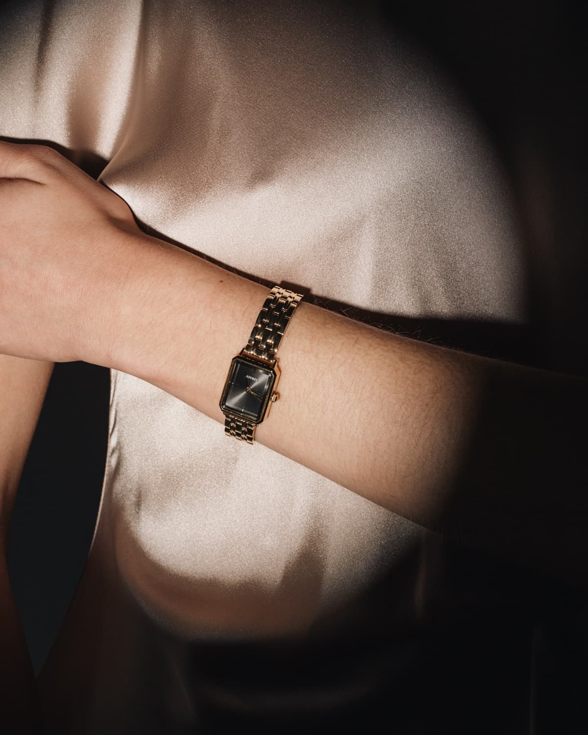 CYRENE GOLD WATCH BLACK