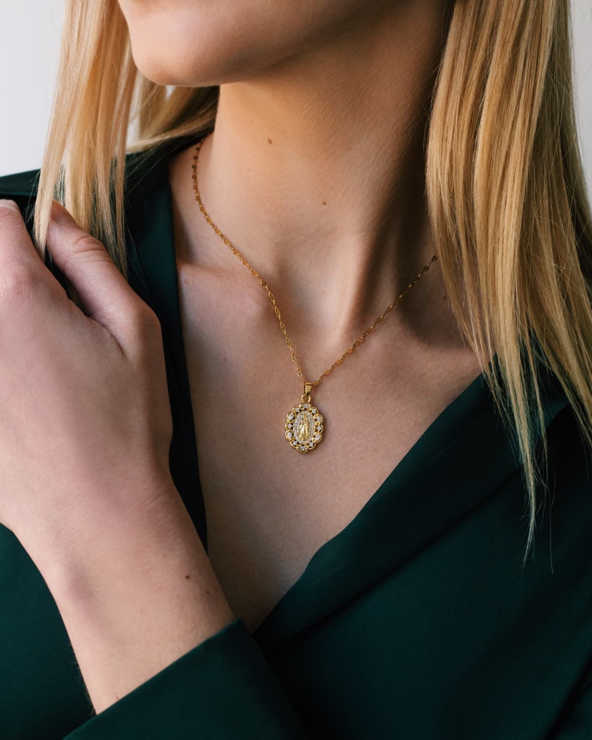 MADONA NECKLACE