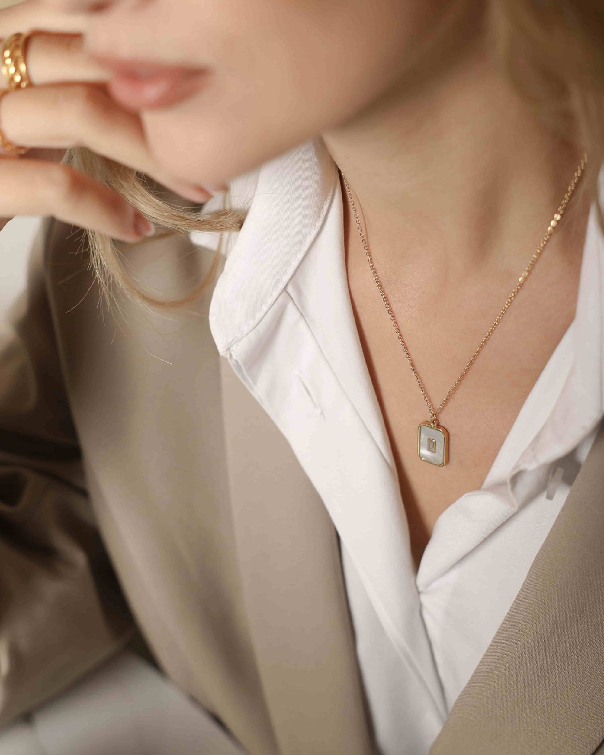 VICTORIA NECKLACE